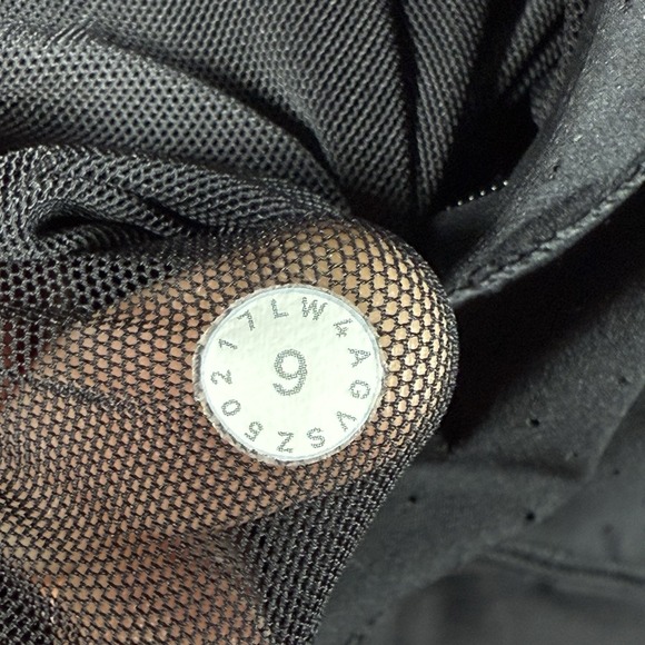 Lululemon Final Lap Jacket Women's Size 6 Black Vented Full Zip Performance Run - Picture 5 of 6